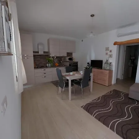 Holiday home - Alebea -