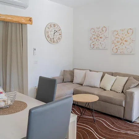 Holiday home - Alebea - *